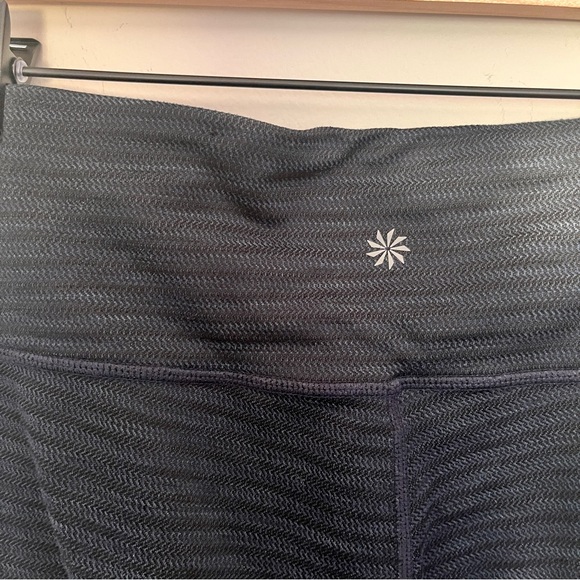 Athleta Navy Stripe Leggings - Size Medium - Picture 4 of 8